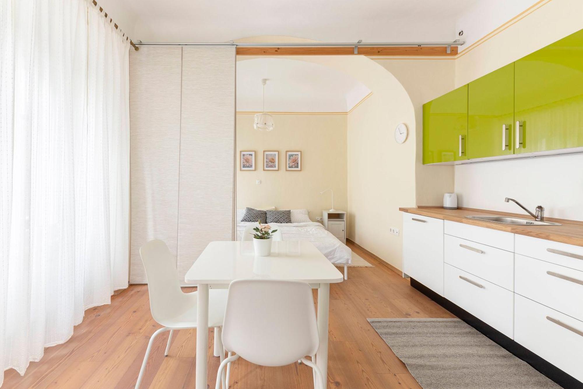 By The Walnut Tree Apartment Ljubljana Exterior foto