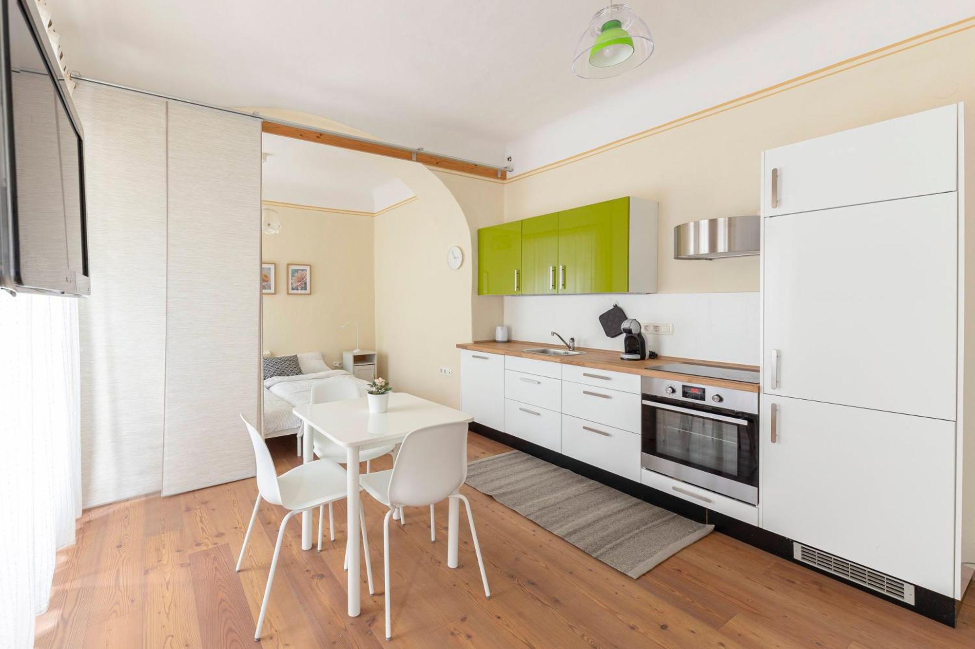 By The Walnut Tree Apartment Ljubljana Exterior foto